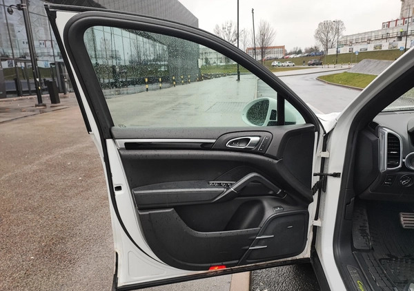 Porsche Cayenne cena 154900 przebieg: 105000, rok produkcji 2017 z Katowice małe 781